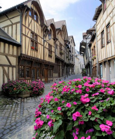 Artesanos, cistercienses, cruzados, templarios, franco-masones…