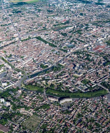«Du bouchon de Champagne»
