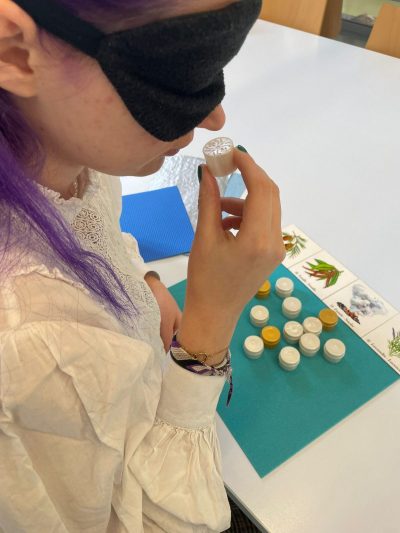 Visite multisensorielle : «Et si l’eau n’était pas que bleue ?»