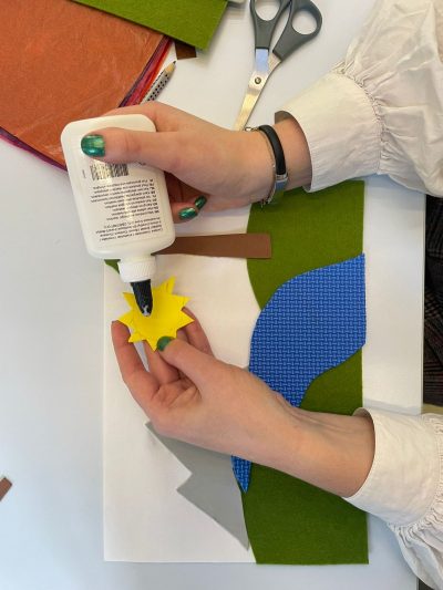 «Et si l’eau n’était pas que bleue ?» – Visite-atelier découpage